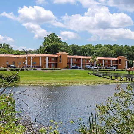 Quality Inn & Suites Mt Dora North Маунт-Дора Экстерьер фото