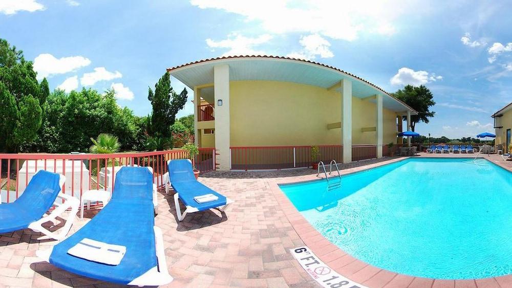 Quality Inn & Suites Mt Dora North Маунт-Дора Экстерьер фото