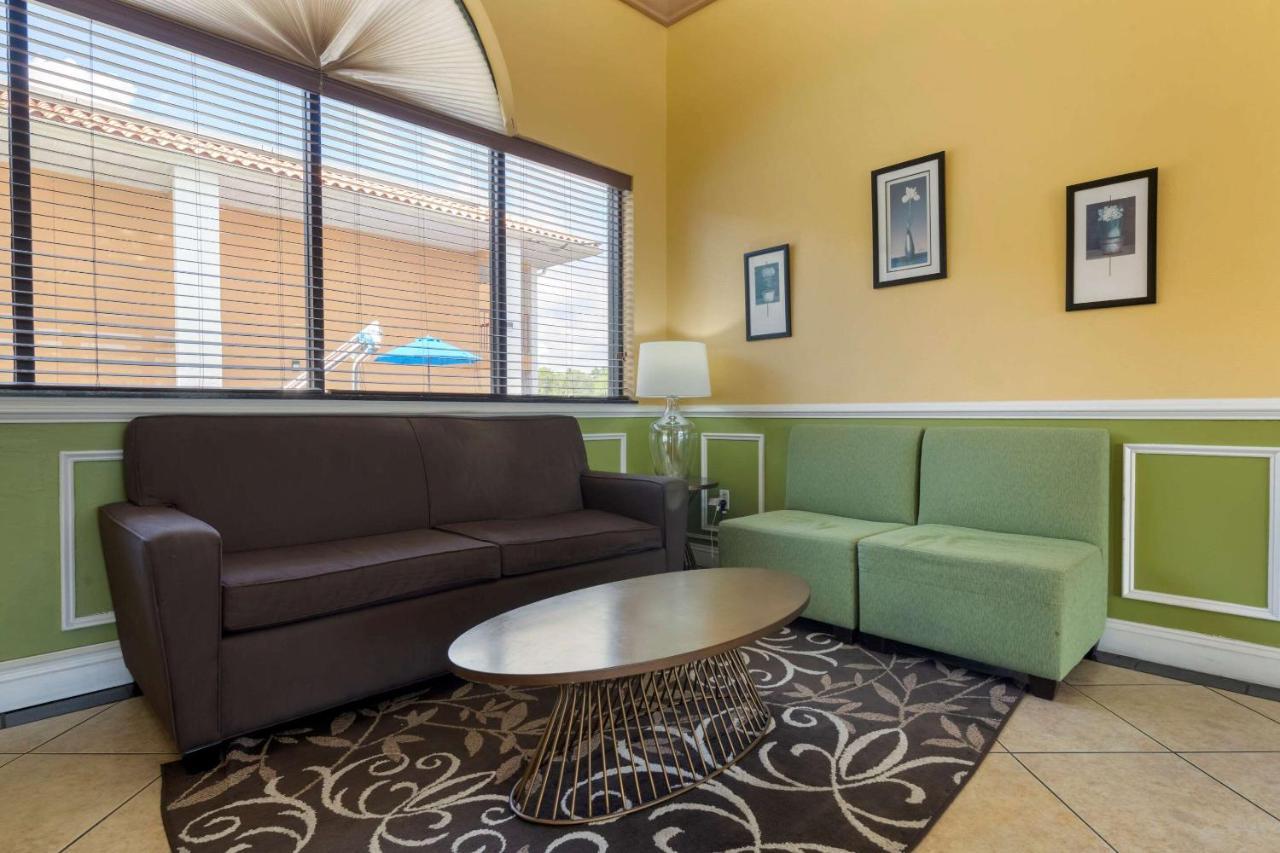Quality Inn & Suites Mt Dora North Маунт-Дора Экстерьер фото