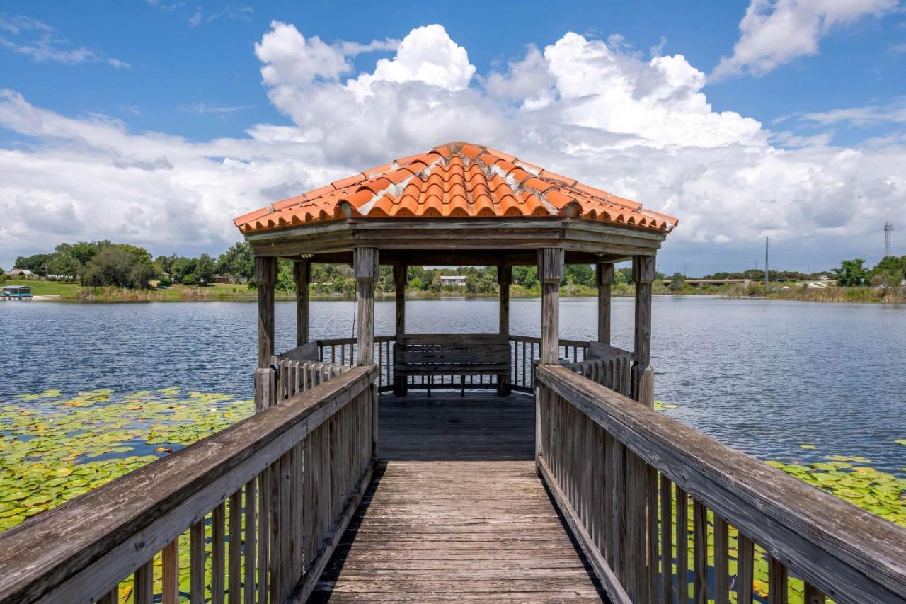 Quality Inn & Suites Mt Dora North Маунт-Дора Экстерьер фото